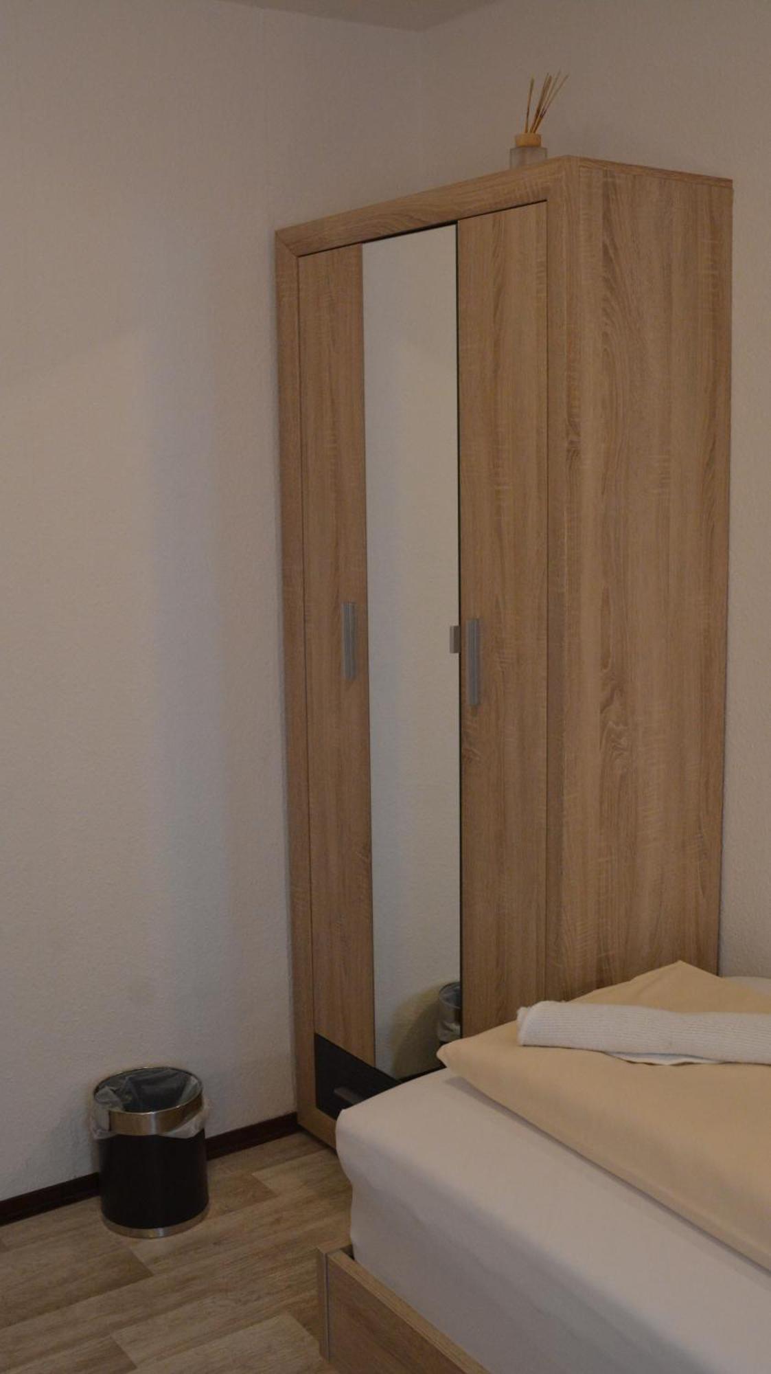 Hotel-Gasthof Zur Rose Weissenhorn Room photo